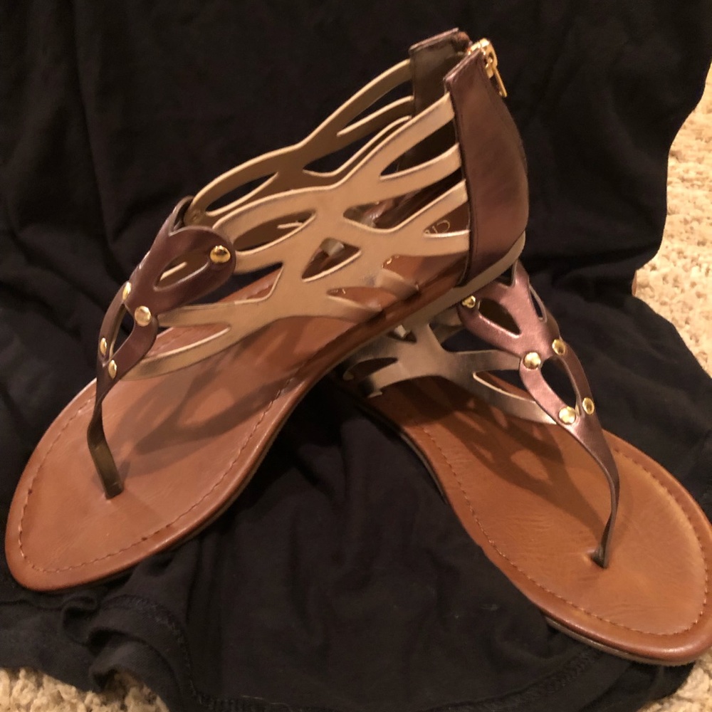 Cityclassified gold and copper sandals sz 8.5 NWT